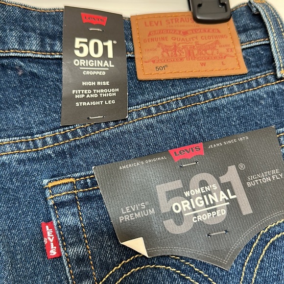 NWT Levi’s high rise straight leg 501s. Size 30 - Picture 3 of 3